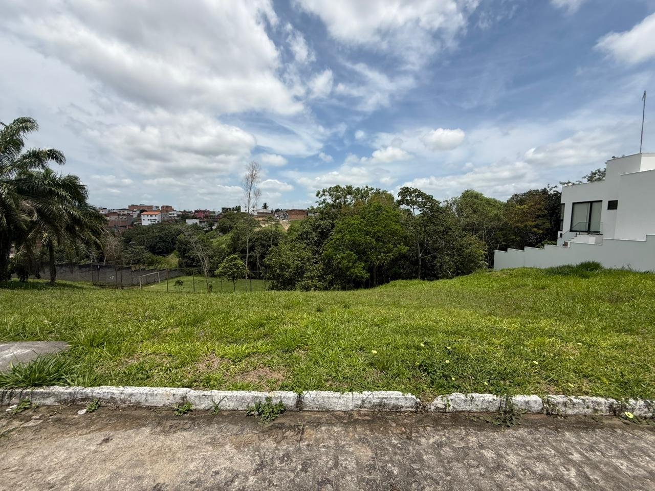 LOTE EM CONDOMÍNIO NA MARIA PRETA